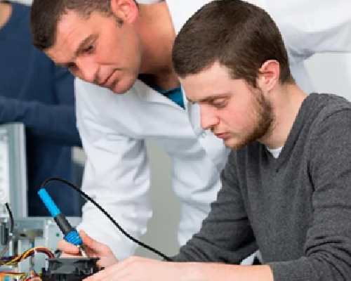 Cursos Técnicos com Alta Empregabilidade e Salários de até R$ 6.500