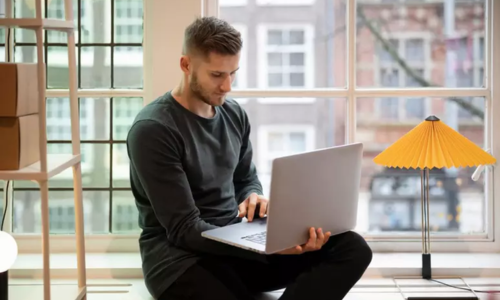 Inserção no mercado de trabalho na era da Inteligência Artificial: como se destacar ao buscar o primeiro emprego