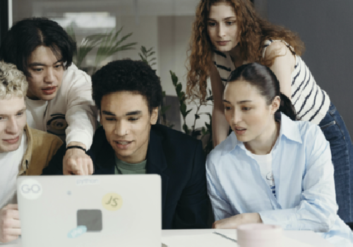 Inteligência Artificial fecha portas para jovens no mercado de trabalho, apontam estudos