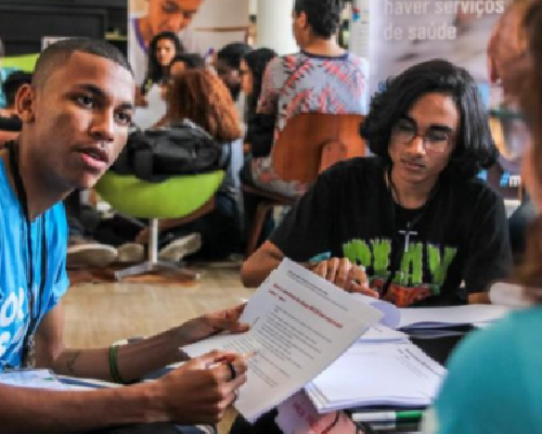 Jovens veem no emprego CLT o caminho para estabilidade e crescimento